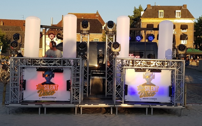 Silent disco dj van thesilentdisco.nl Silent disco dj van thesilentdisco.nl